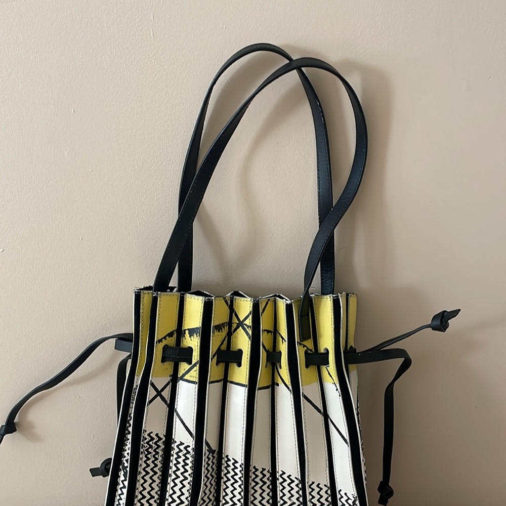 Zara Black and Cream Tote Bag - Picture 6 of 7